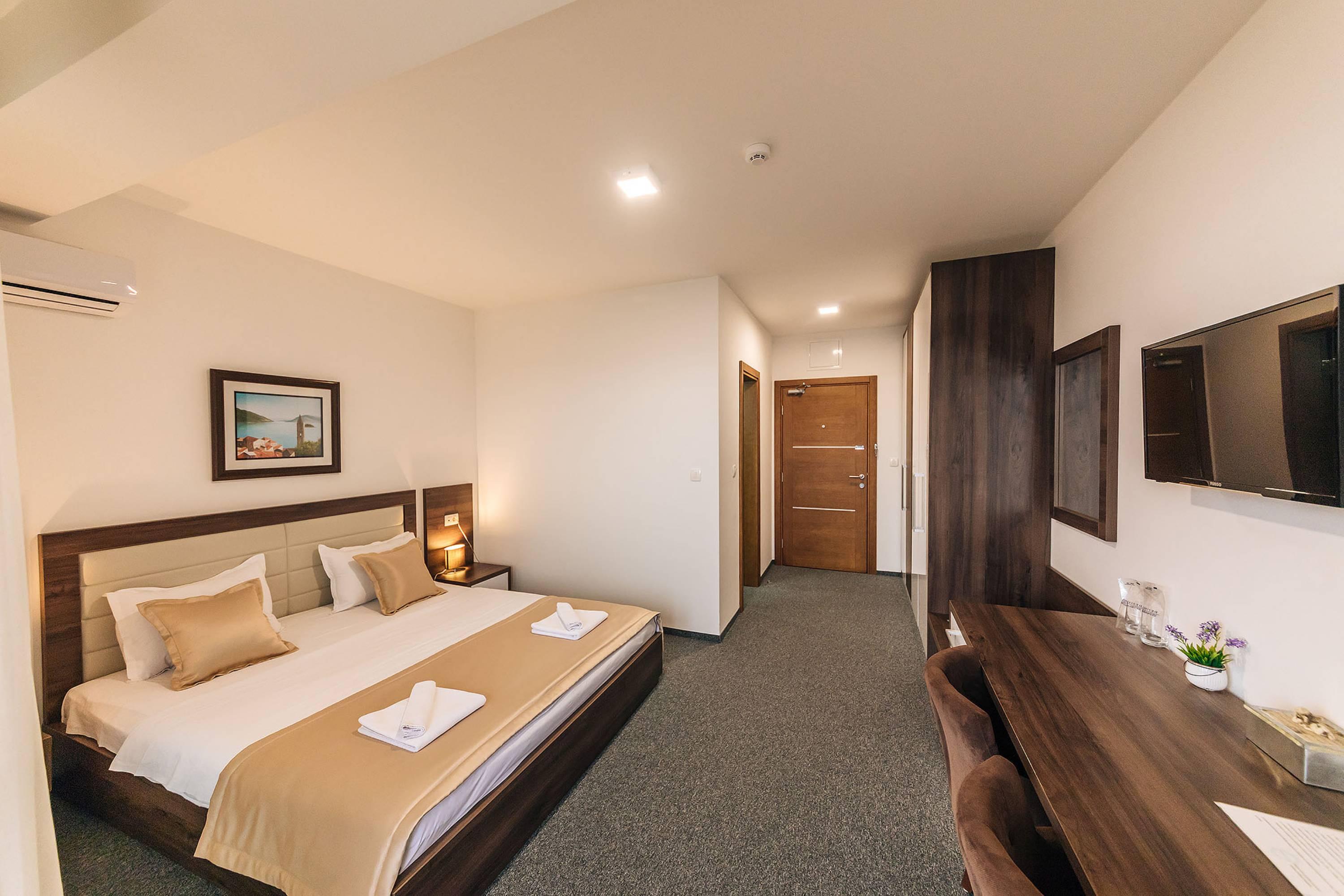 Hotel Sokoline Mandici Экстерьер фото