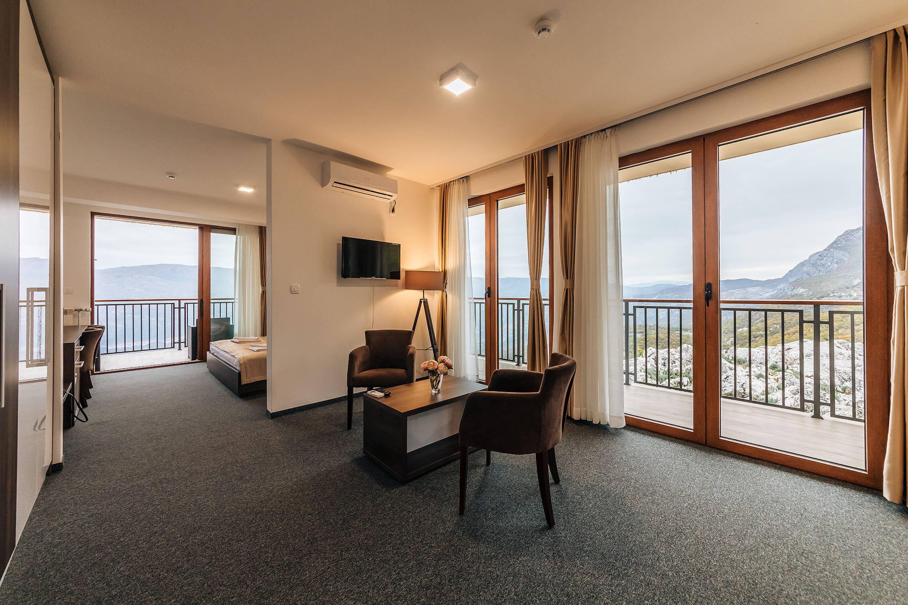 Hotel Sokoline Mandici Экстерьер фото