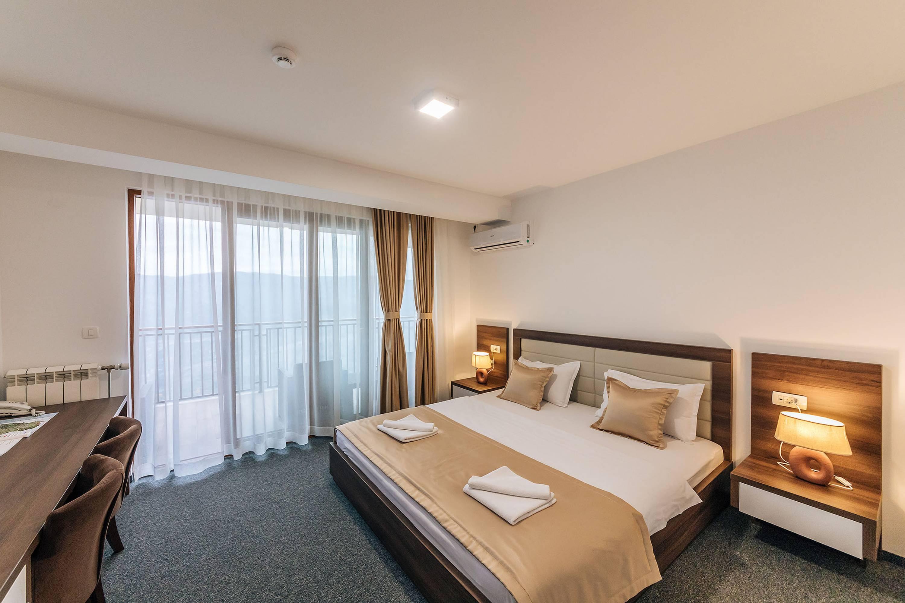 Hotel Sokoline Mandici Экстерьер фото