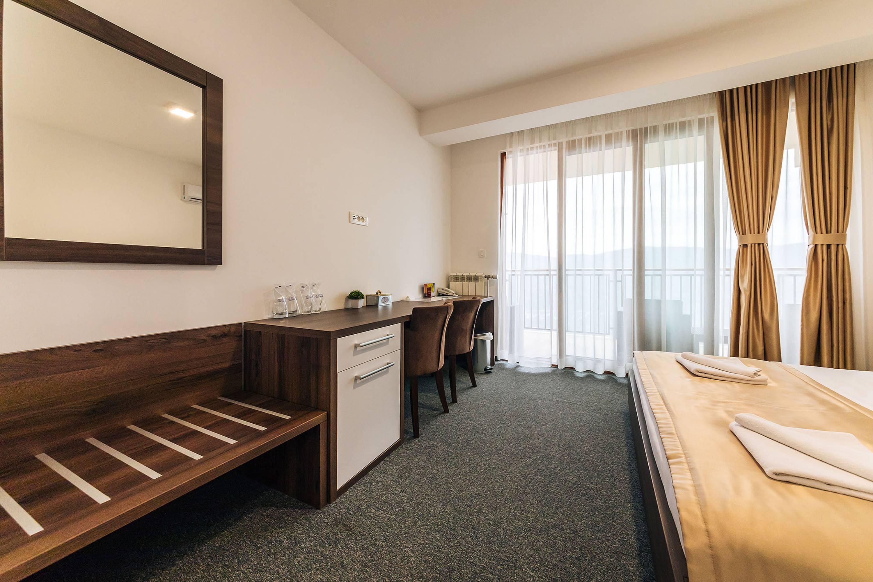 Hotel Sokoline Mandici Экстерьер фото