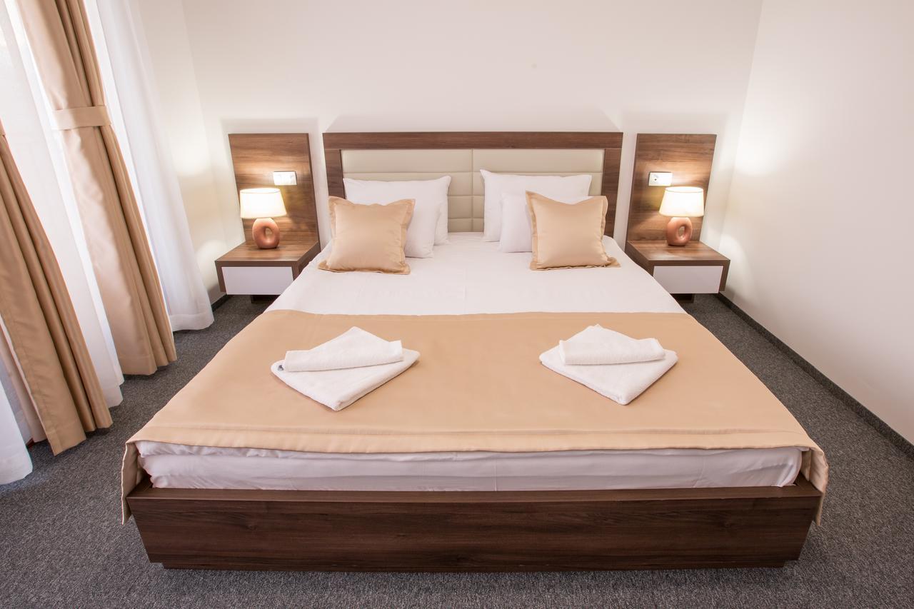 Hotel Sokoline Mandici Экстерьер фото